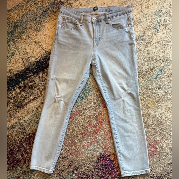 Women's Light Wash Cropped Jeans - Picture 1 of 4